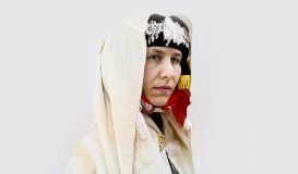 5_Mehelfa_avec__guenour__et__lougaa__et_les_diffrents_bijoux_de_parure.jpg