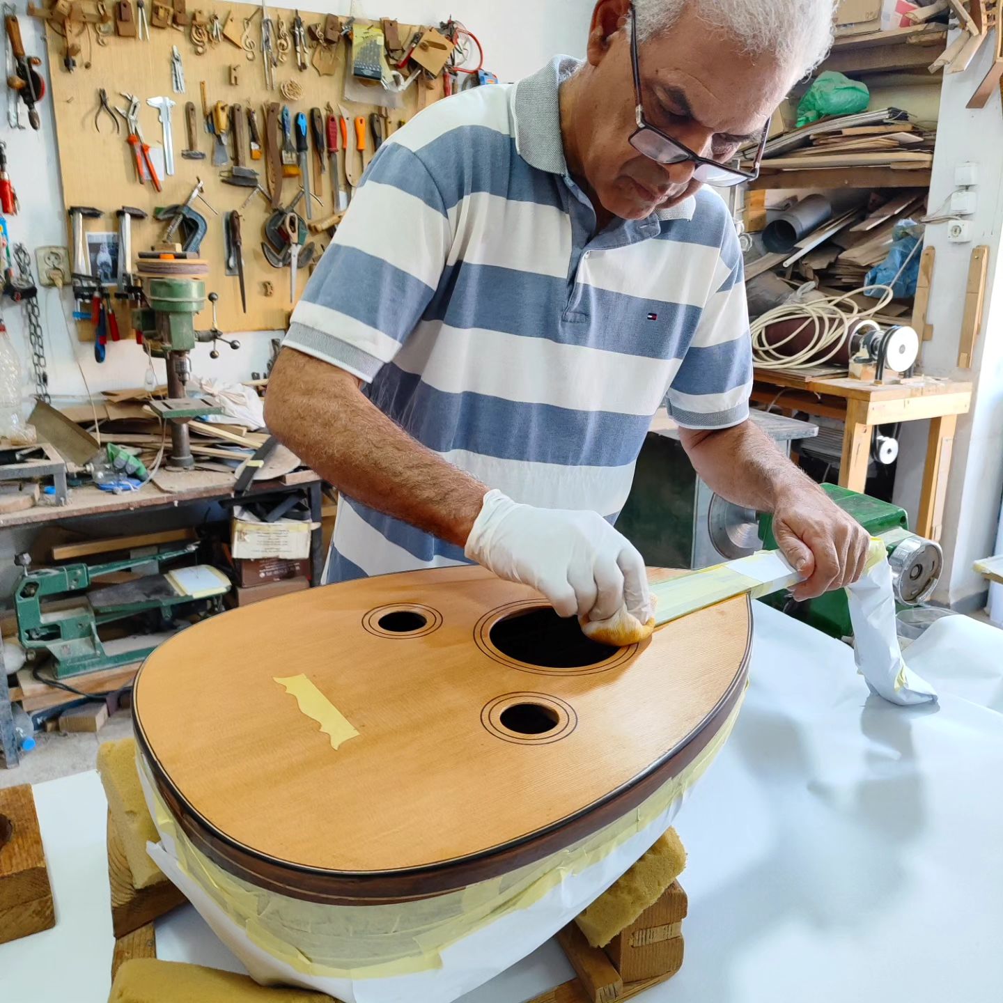 Le Oud : les pratiques, les savoir- faire et les arts de prestations